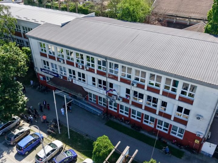Rekonstruisan dotrajali krov na SSŠ „Miloš Crnjanski“