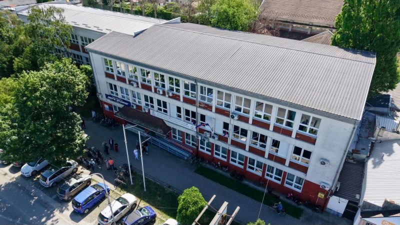 Rekonstruisan dotrajali krov na SSŠ „Miloš Crnjanski“