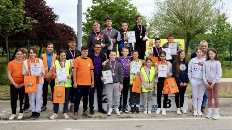 Učenici OŠ „Vuk Karadžić“ ekipni pobednici gradskog takmičenja „Šta znaš o saobraćaju?“