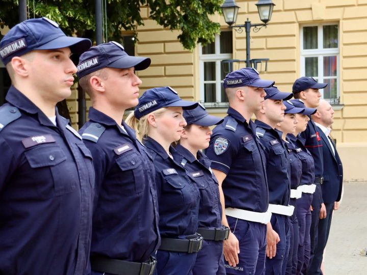 Obeležen Dan MUP-a: Zakletvu položilo 11 policijskih službenika