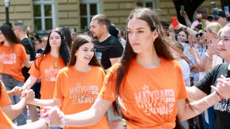 Maturantski ples 19. put u Kikindi: Mladost, lepota i pozitivna energija