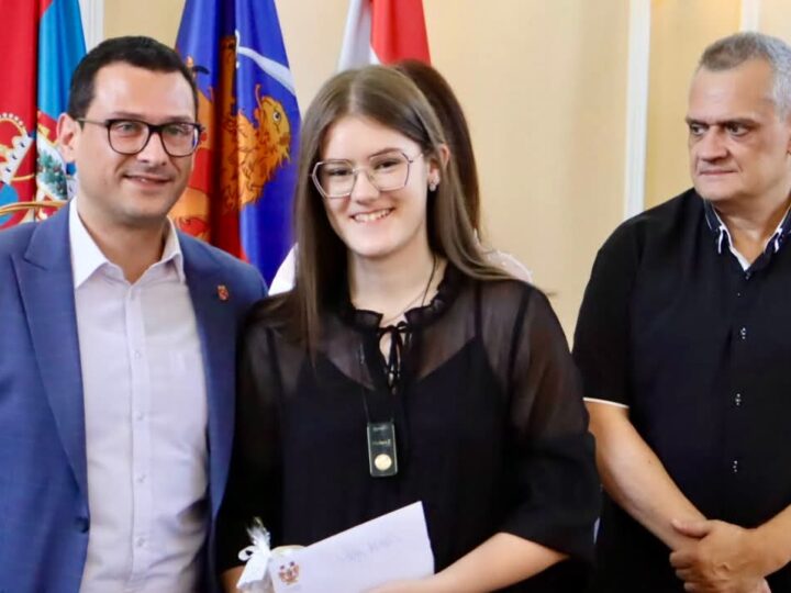 Prijem za najuspešnije: Đaci generacije, ponos svojih porodica, škola i grada