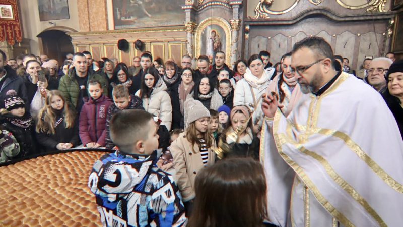 Danas slavimo Božić: Mir božji, Hristos se rodi