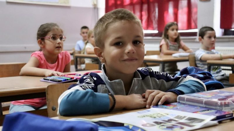 Prvi put u klupama 450 đaka u gradskim i seoskim školama