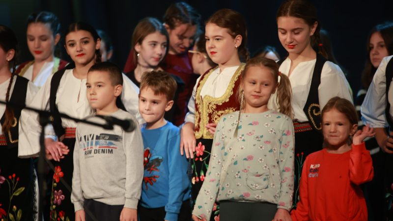 Humanitarni koncert u Nakovu za oslikavanje ikonostasa crkve