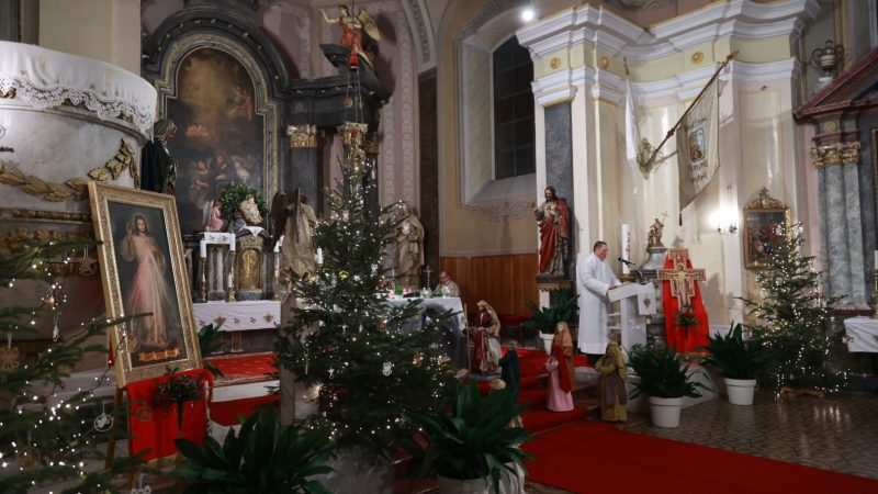 Danas se obeležava Božić po gregorijanskom kalendaru