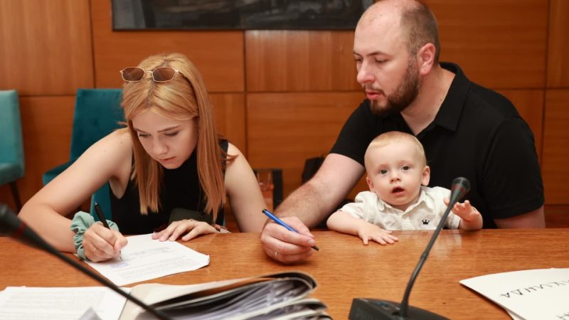 Deset mladih parova na teritoriji Kikinde dobilo ugovore za kupovinu kuće na selu
