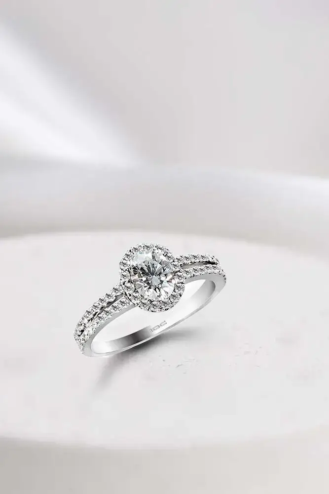 Dijamantski verenički prsten