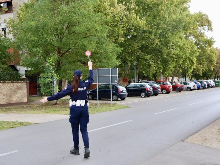 Pet udesa tokom vikenda: Dvoje teško povređenih i 16 isključenih vozača