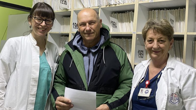 Nova donacija „Palet Paka“ Bolnici: Uručen probni ram za određivanje optičke korekcije