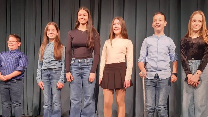 Na Zonsku smotru recitatora u Čoki plasiralo se 18 učenika