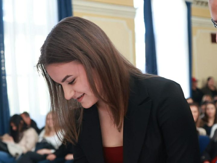 Materijalna podrška lokalne samouprave za 304 studenta