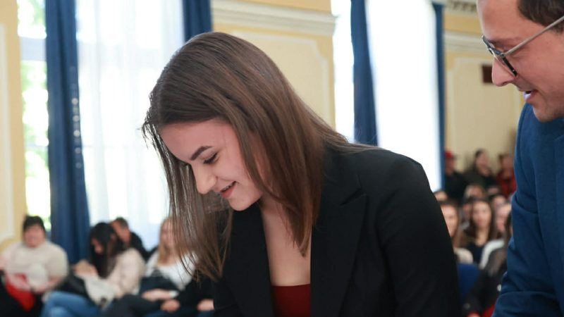 Materijalna podrška lokalne samouprave za 304 studenta