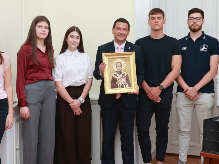 Svečano obeležen letnji Sveti Nikola: Kumovi slave mladi, uspešni Kikinđani