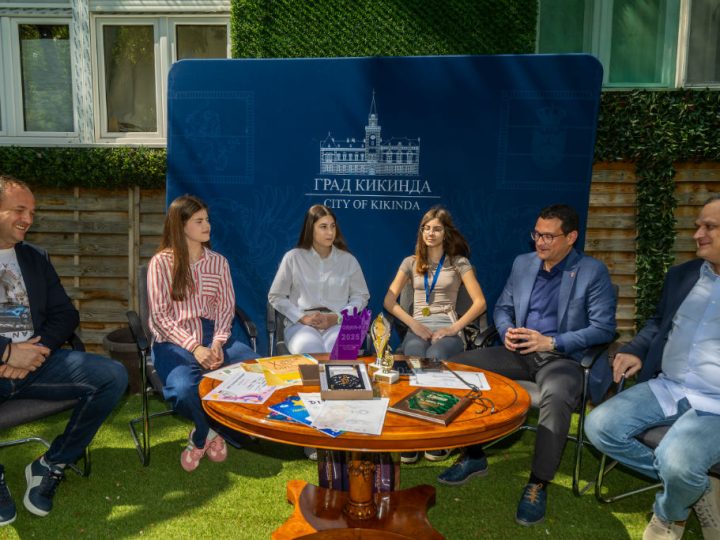 Prijem u Gradskoj kući za mlade i talentovane Kikinđanke