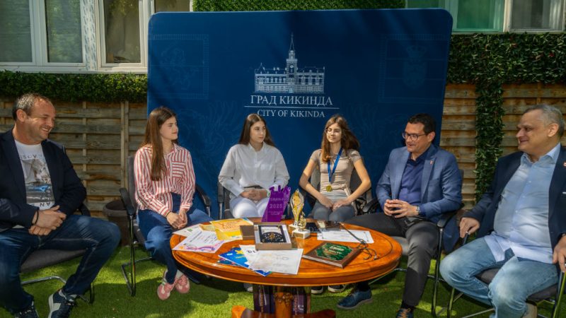 Prijem u Gradskoj kući za mlade i talentovane Kikinđanke