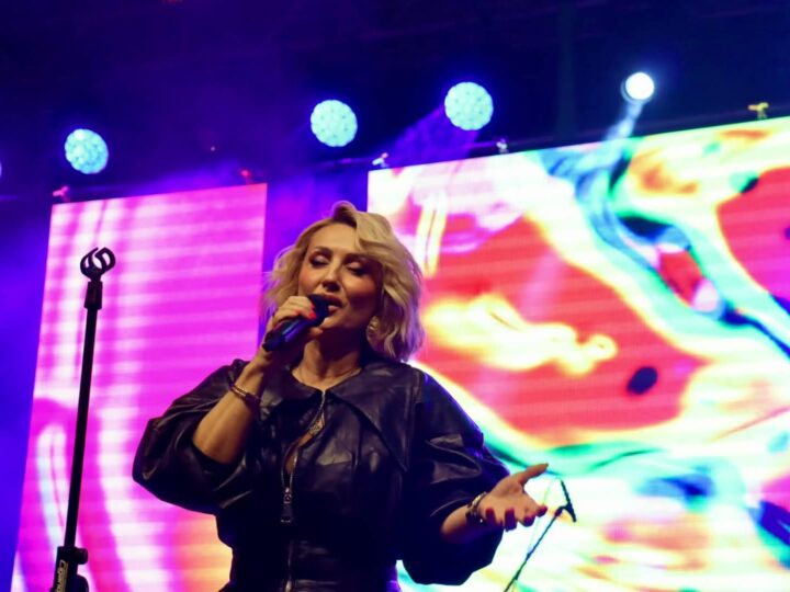 Goca Tržan nastupila na Trgu u okviru muzičkog programa Dana ludaje