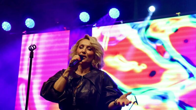 Goca Tržan nastupila na Trgu u okviru muzičkog programa Dana ludaje