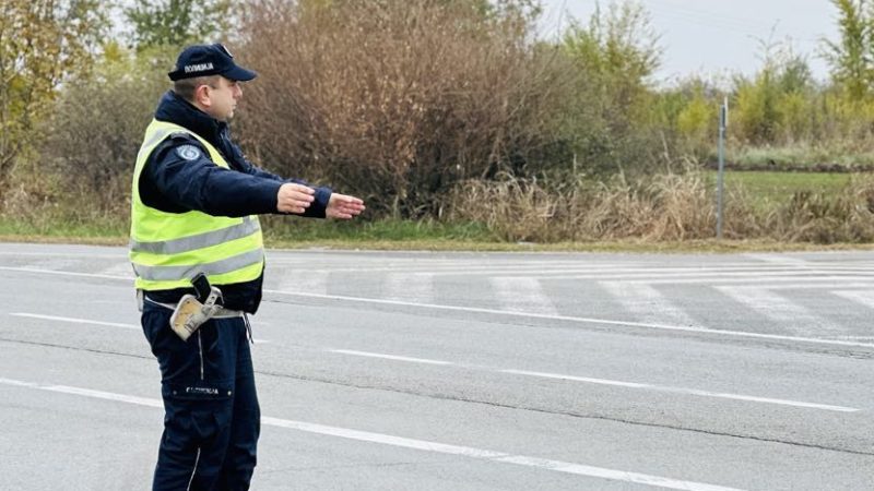 Tokom vikenda 4 saobraćajne nezgode i čak 559 prekršaja
