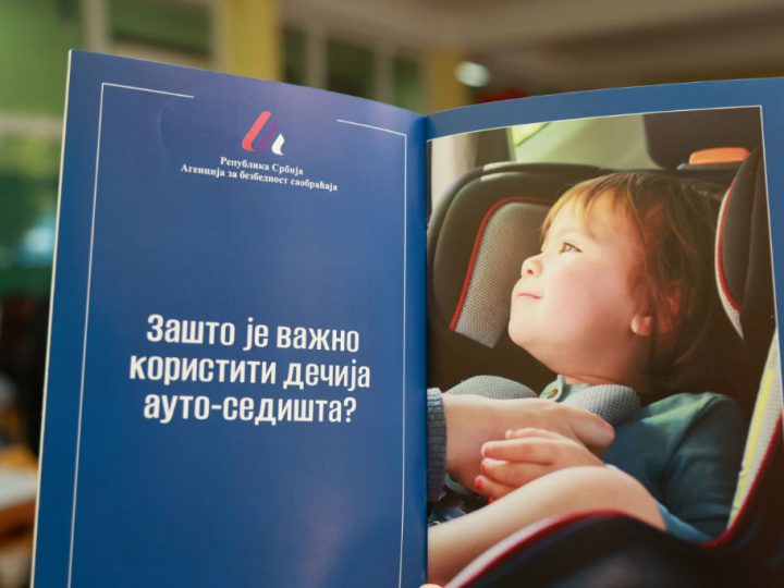 Bezbednost dece u saobraćaju na prvom mestu: Uručena auto-sedišta za najmlađe